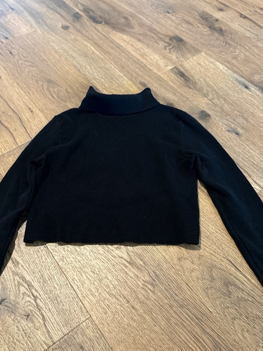 Forever 21 Black Cropped Turtleneck Sweater